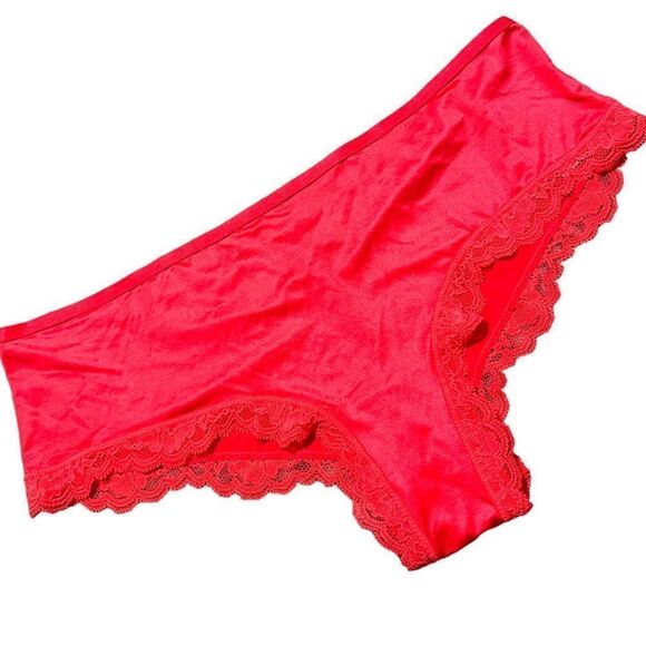 Victoria's Secret VERY SEXY
Lace-Trim Red Cheeky Panty
CUTOUT BACK LACE … - Picture 16 of 17